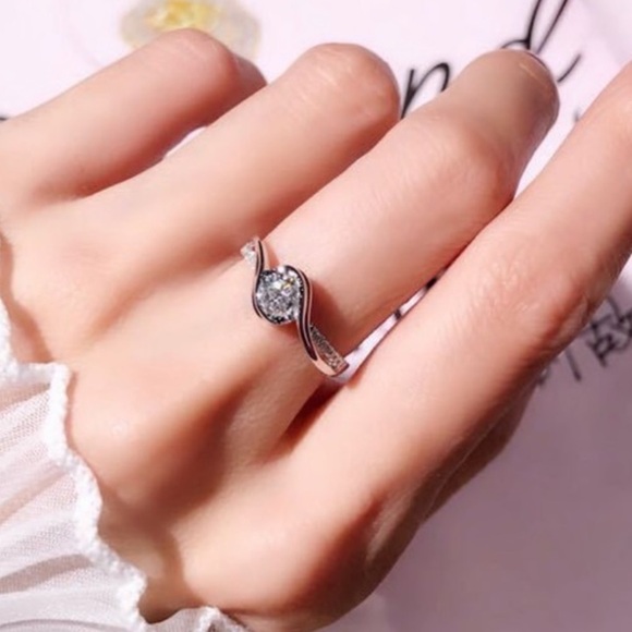 💍NEW Sterling Silver Round Diamond Solitaire Ring - Picture 4 of 6